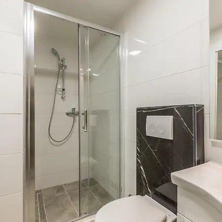 Luxury A&a-old Town Apartment Split